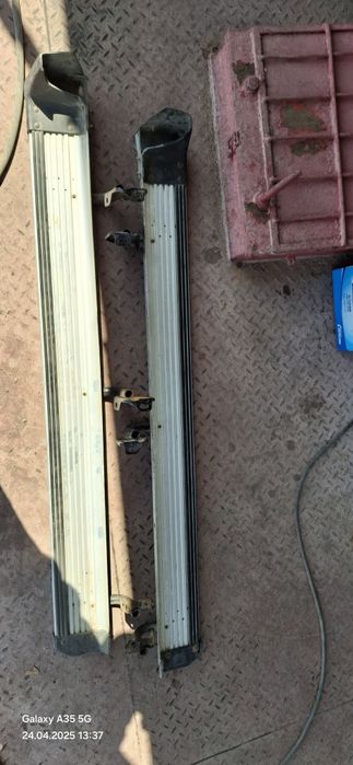 Продам подножки Pajero 2