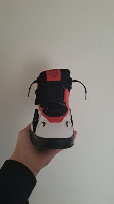 Vand 2 perechi de adidasi jordan 1 si Nike Air Max Speed Turf