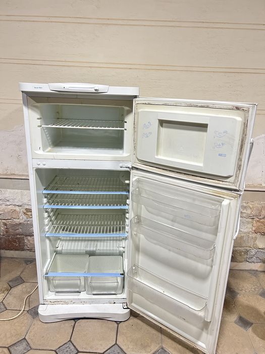 Indesit холодильник