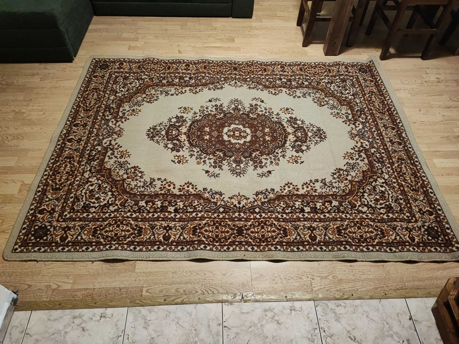 продавам килим за стая