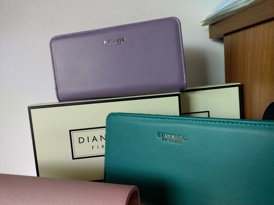 Дамско портмоне.