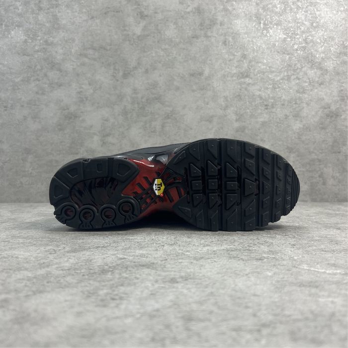 Nike Air Max Plus Black/Red- 43