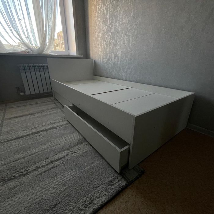 Детская кровать со столом