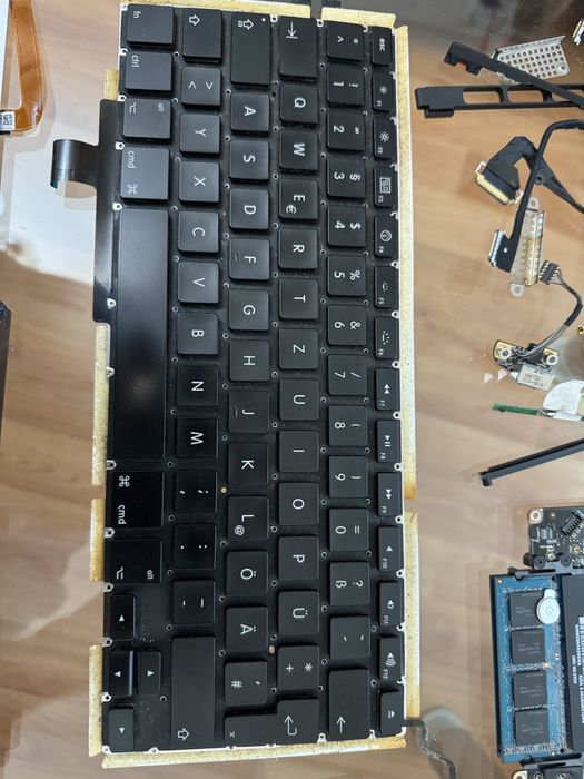 MacBook Pro A1297 17” 2009-2011 части