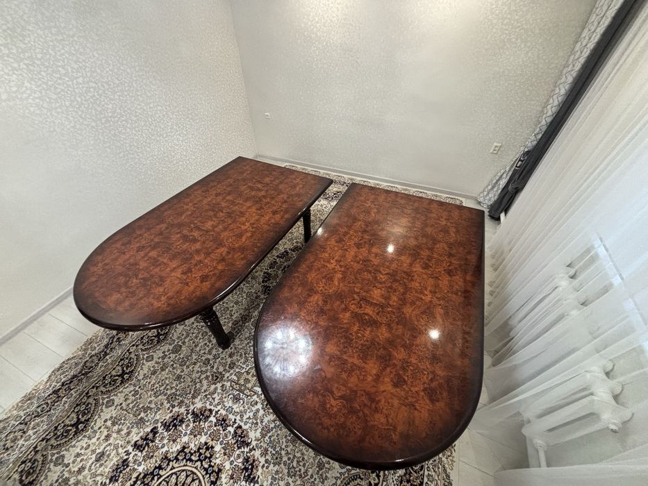 Стол для гостей в комплаекте 12 стульев