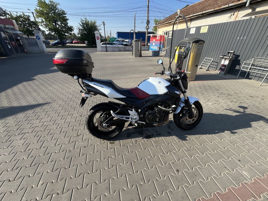 Suzuki  gsr  600