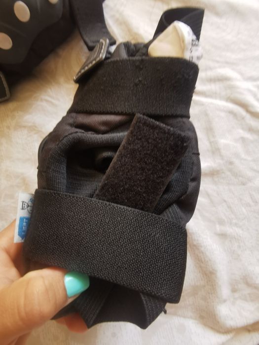 Наколенки Декатлин