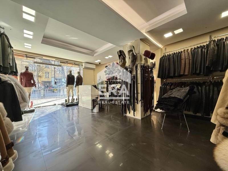 Дава се под наем Магазин в София, Център - 40 кв.м за 1296.42 € - Снимка #2