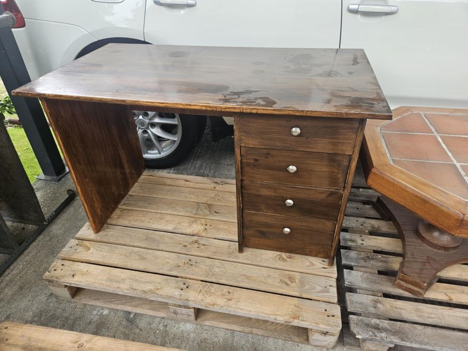 Антични масивни маси,бюро и лампи от Холандия