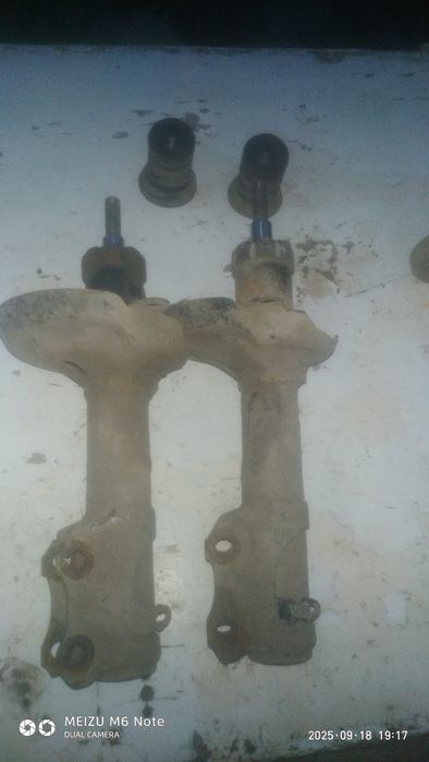 Продам Стоики б.у. Пассат б3 в