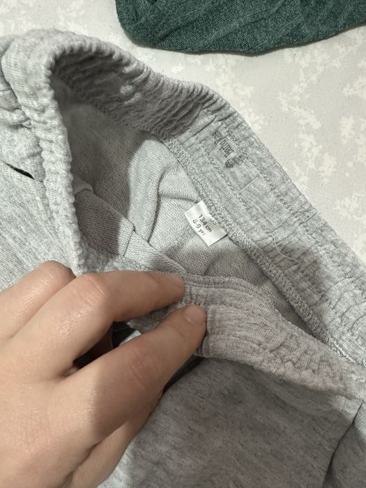 Pantalonii de joaca 128/134