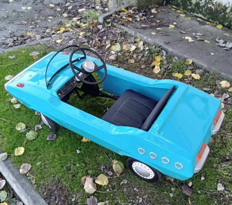 Радуга метална количка с педали детска ретро не Москвич