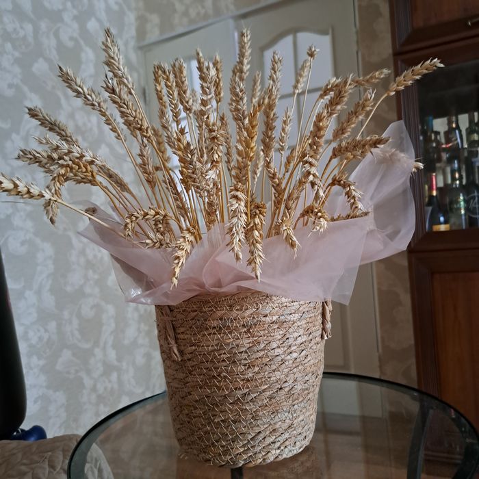 Пшеничные колосья в вазе
