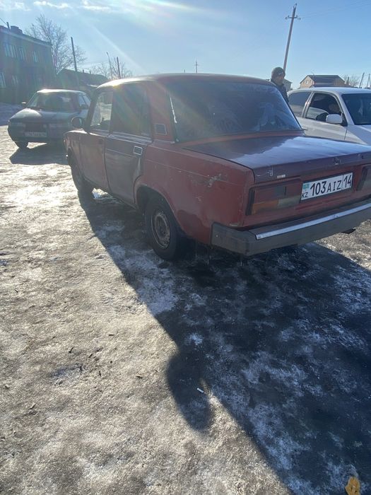 Продам машину  пробил блок 2107