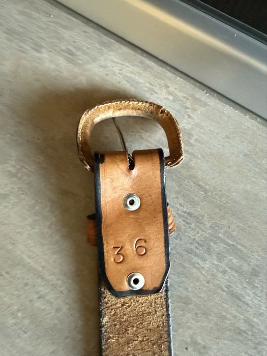 2 curele piele , impecabile