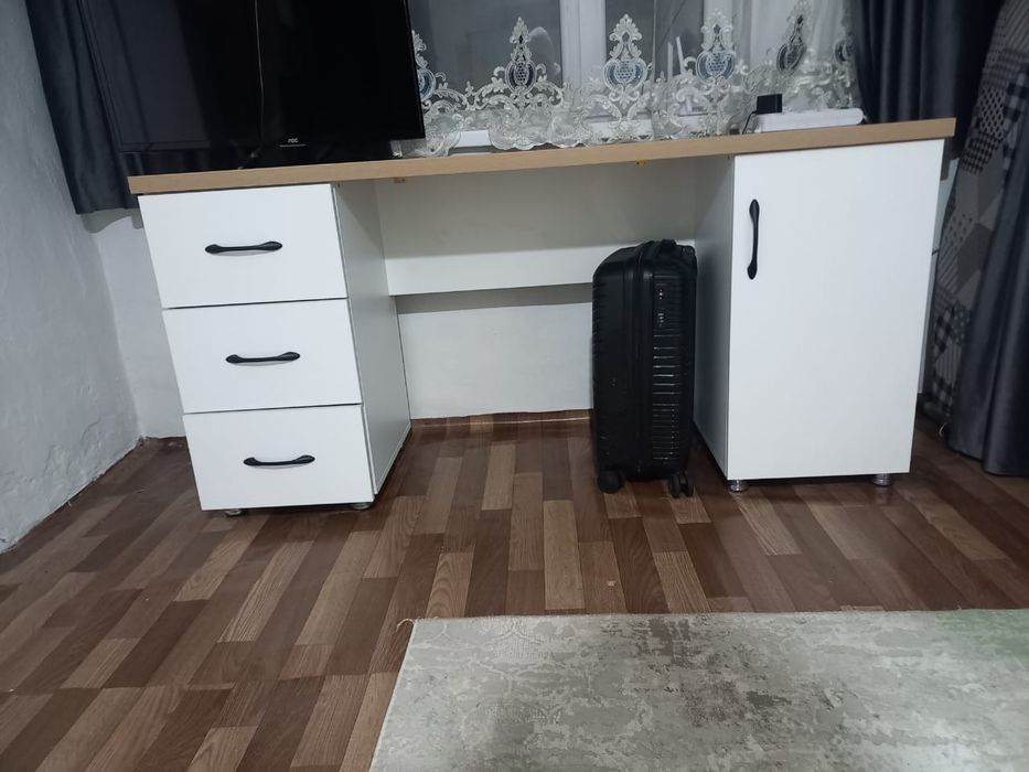 Срочно продам Стол тумба