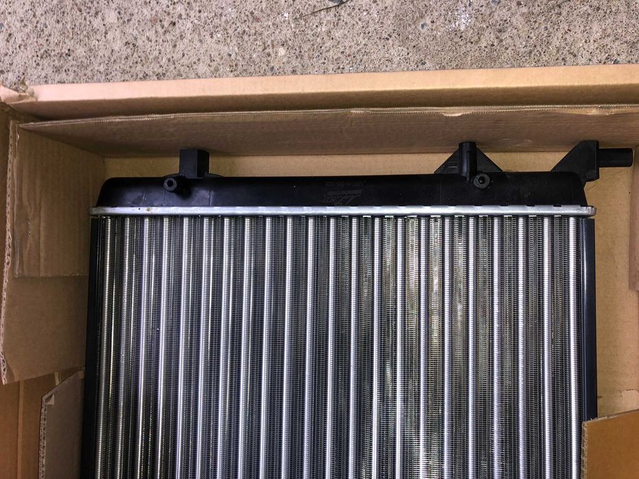 Vând radiator nou-nouț cu bon și cu factură