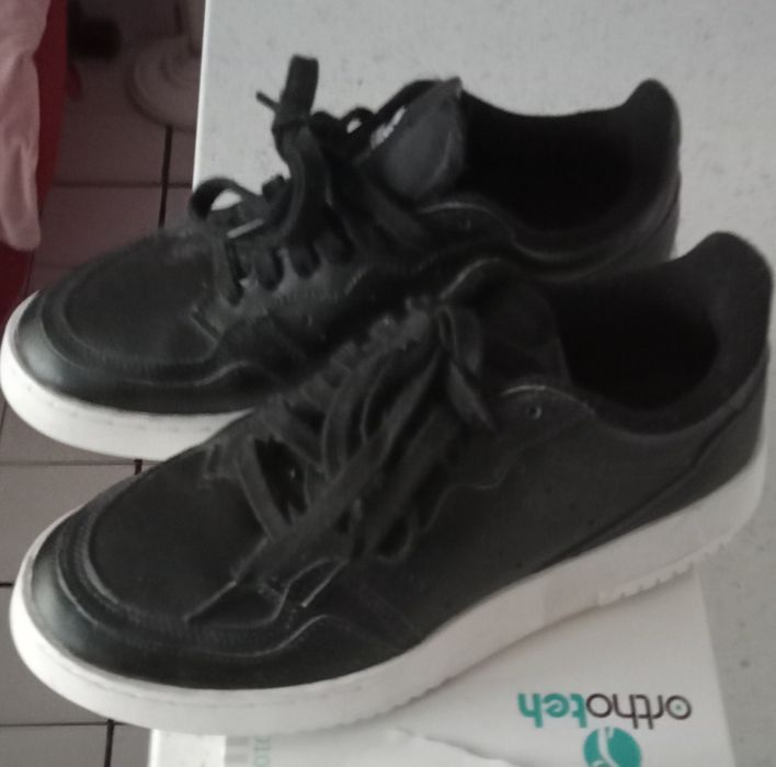 Дамски маратонки Адидас. Нови! Оригинални! Номер 38