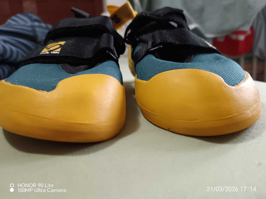 Încălțăminte cățărare