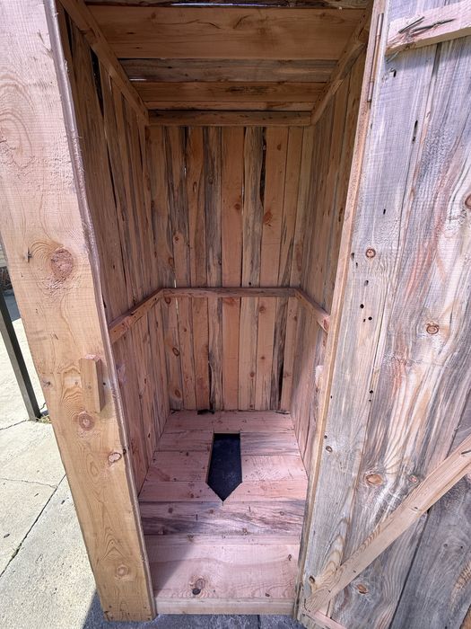 Продам уличный туалет (новый)