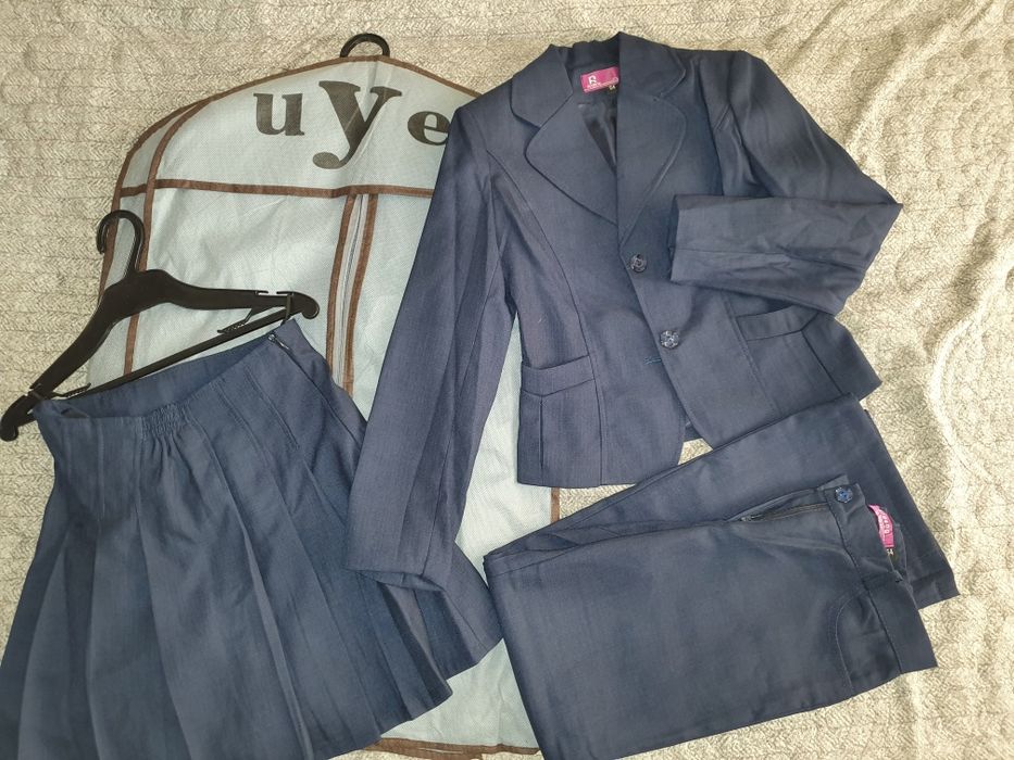 Продам школьную форму для девочки
