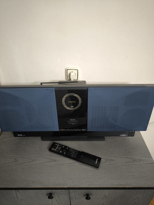 Музыкальный центр Samsung, рабочий