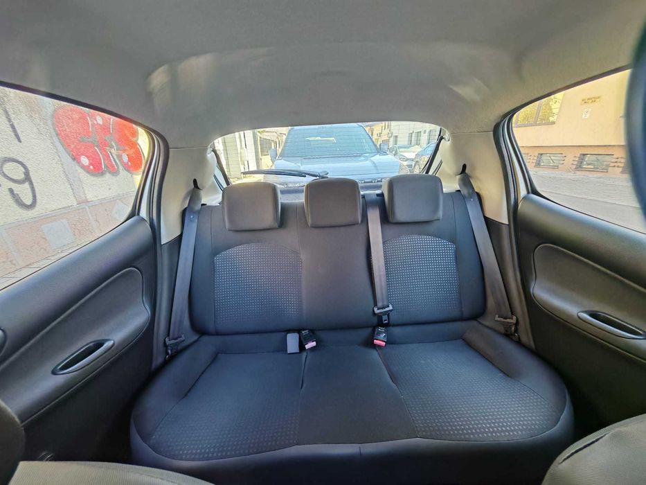 PEUGEOT  2011 — imagine 4