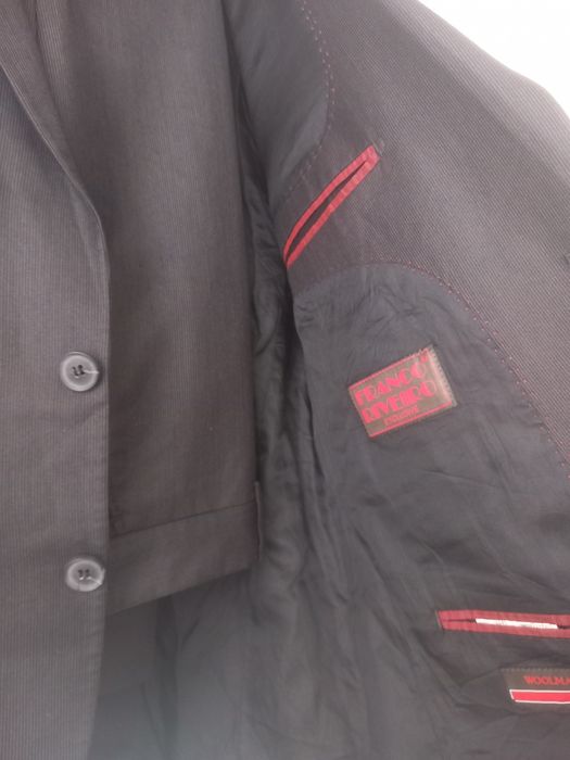 Мъжки официален костюм