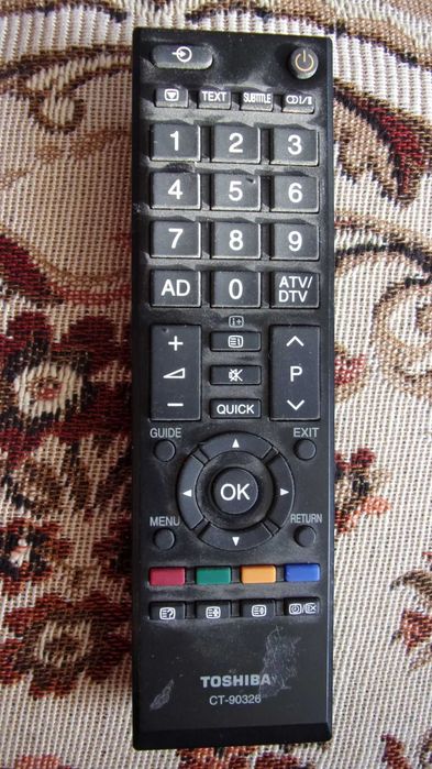 TV 32 inch Toshiba HD LED 1368 x 780 with remote controller - full working TV