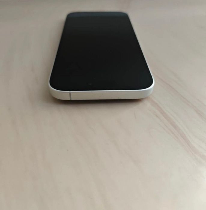 Iphone 16 alb 256gb impecabil 3800 lei