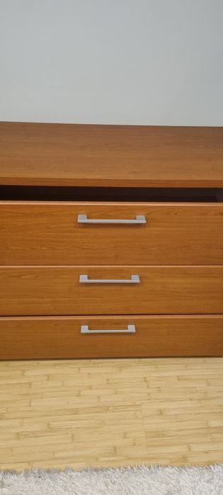 Comodă cu e sertare