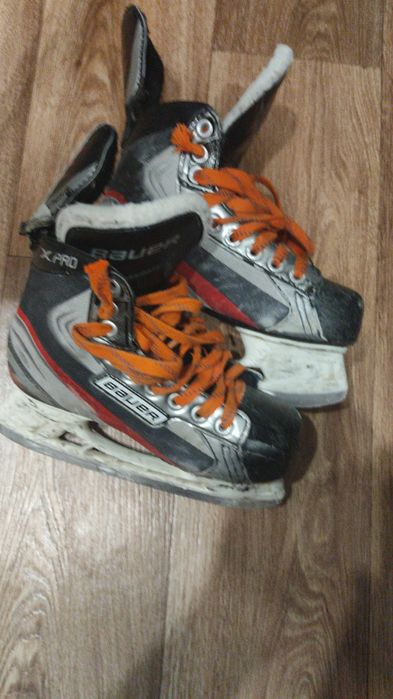 Коньки хоккейные