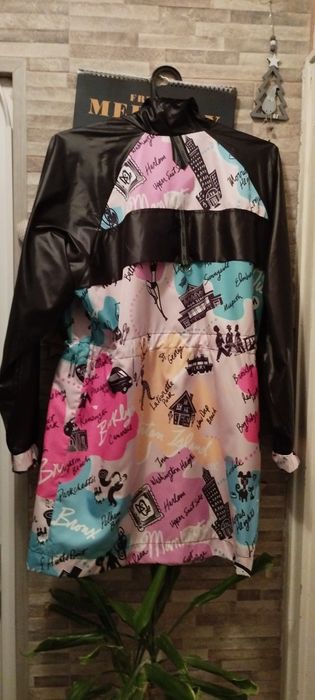 Дамски ветровки с актуален принт