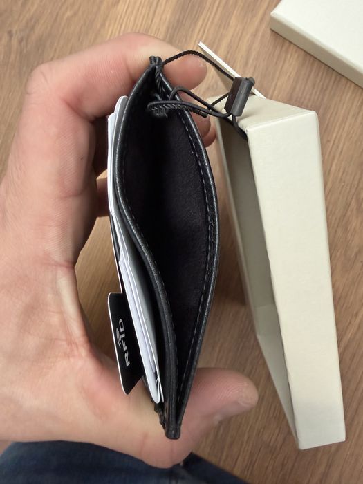 Кардхолдър Calvin Klein