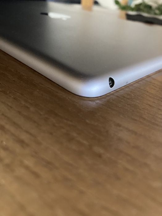 iPad 9th Gen 256GB – stare foarte bună, cutie + încărcător