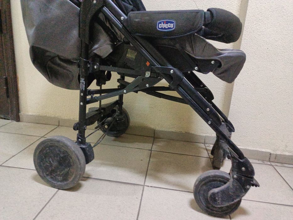 Продам коляску Chicco