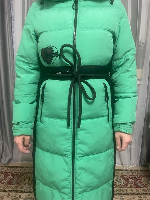 Зимний пуховик продам