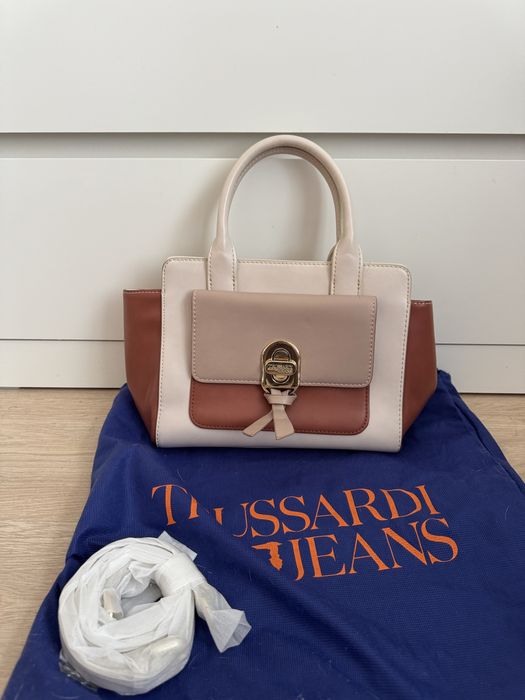 Чанти Trussardi и лятна бамбукова