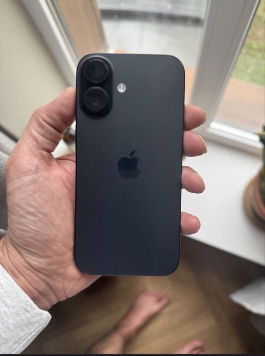 Iphone 16 128 + apple watch 7 + airpods pro luxe