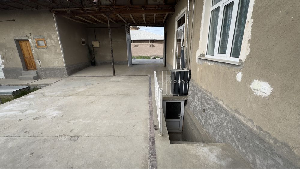 Продаётся дом, в центре города.