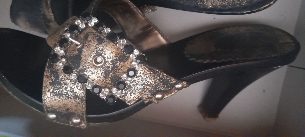 Летни чехли и сандали