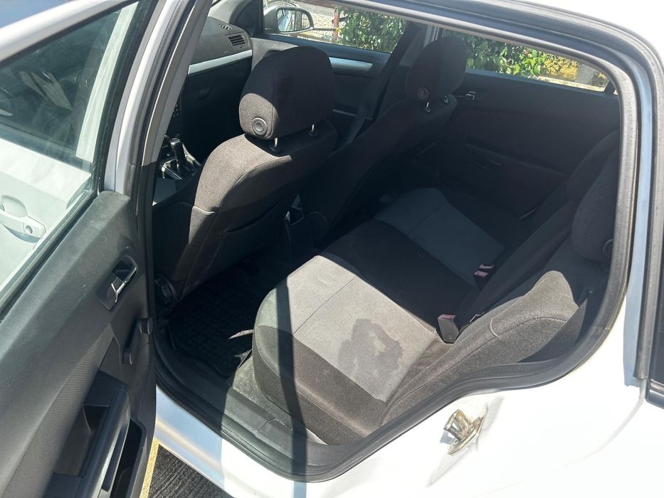 Vand opel astra h 1.7 cdti 74kw  km 158 de mii  0736761991