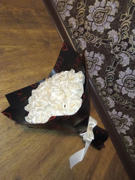 Розы из атласных ленты принимаю заказы пишите звоните