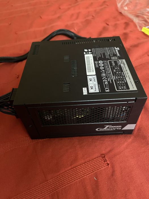 Захранване за компютър Seasonic SS-520FL Active PFC F3 520 W. Platinum-520 Fanless (безшумно).