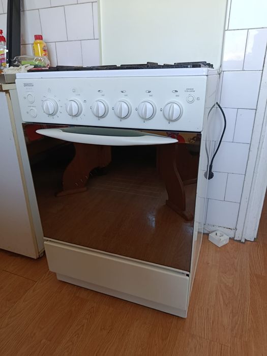 Vand aragaz Zanussi