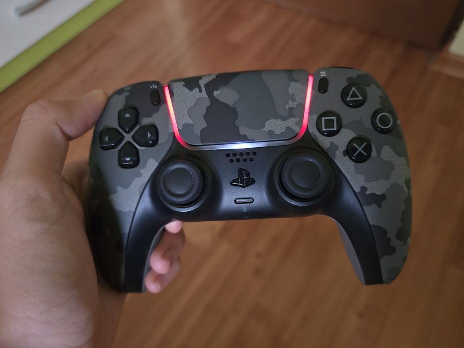 PS5 контролер цвят grey camo като чисто нов!
