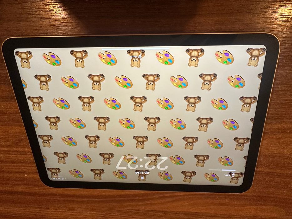 Продавам таблет APLLE