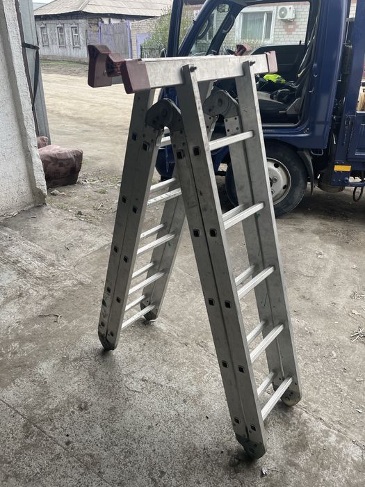 Стремянка строительная