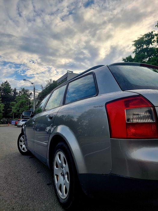 AUDI A4 2004 — imagine 2