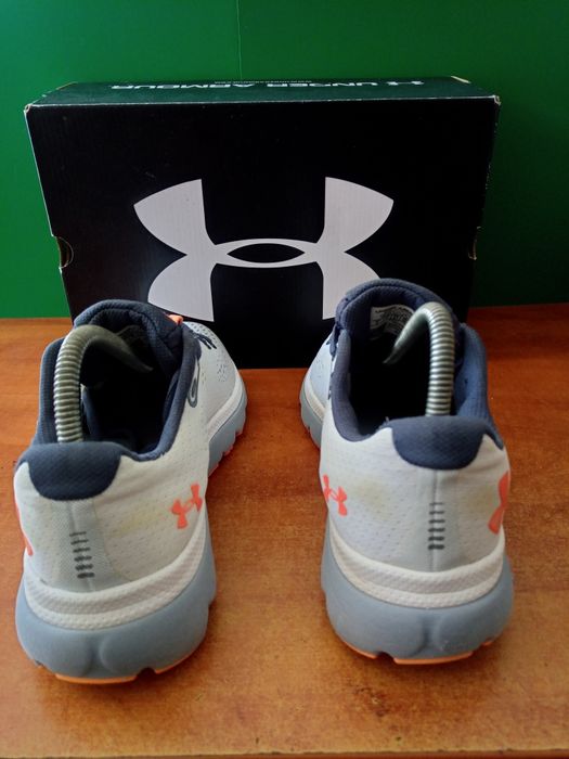 Under Armour HOVR Infinite 4 Номер 39 Стелка 26 см. 100% Оригинални